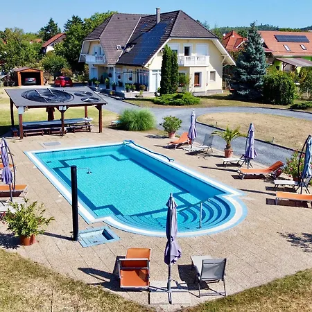 Ilona Apartmanhazak Apartment Gyenesdias