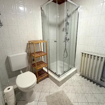 Ilona Apartmanhazak Gyenesdiás